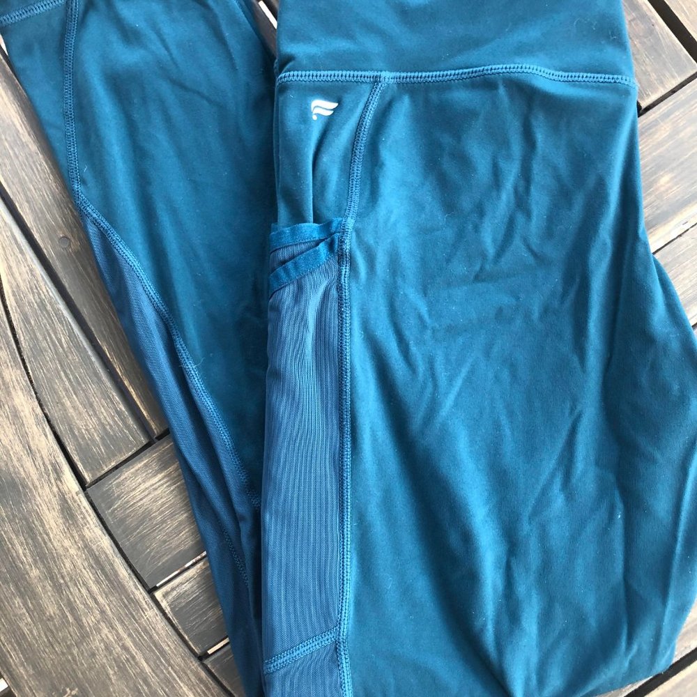 Fabletics Legging 3/4 Length - Picture 5 of 6